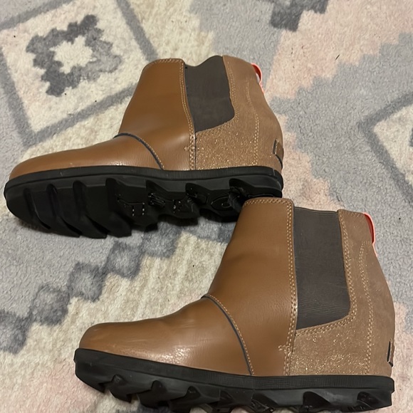 Sorel Joan of Arctic II Leather Sparkle Hidden Wedge Brown Boots. - Picture 7 of 13